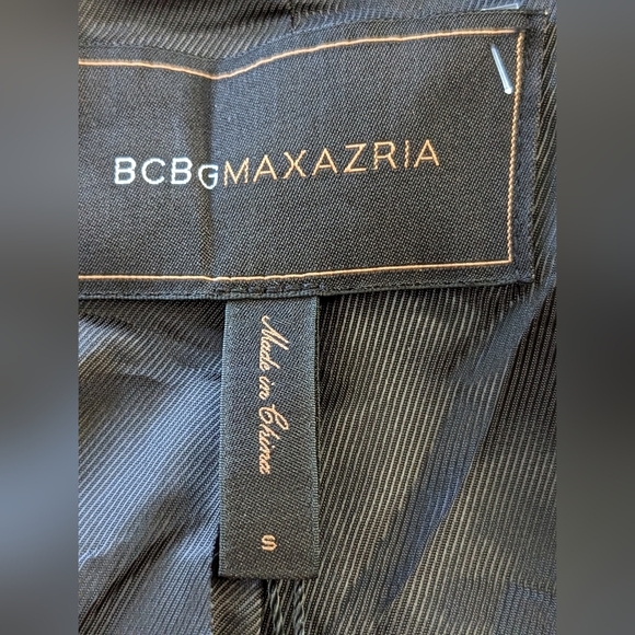 BCBG Crop Blazer puffed 3D shimmery fabric fun side zippers - Picture 10 of 13